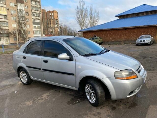 Сірий Шевроле Авео, об'ємом двигуна 0 л та пробігом 332 тис. км за 1900 $, фото 2 на Automoto.ua