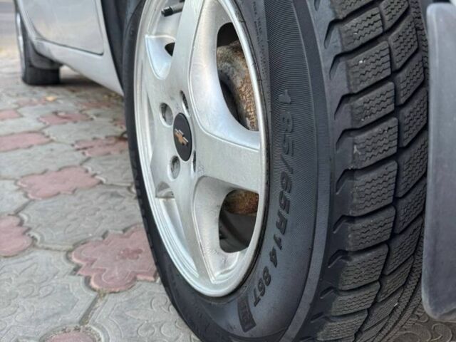 Серый Шевроле Авео, объемом двигателя 1.5 л и пробегом 230 тыс. км за 2299 $, фото 13 на Automoto.ua