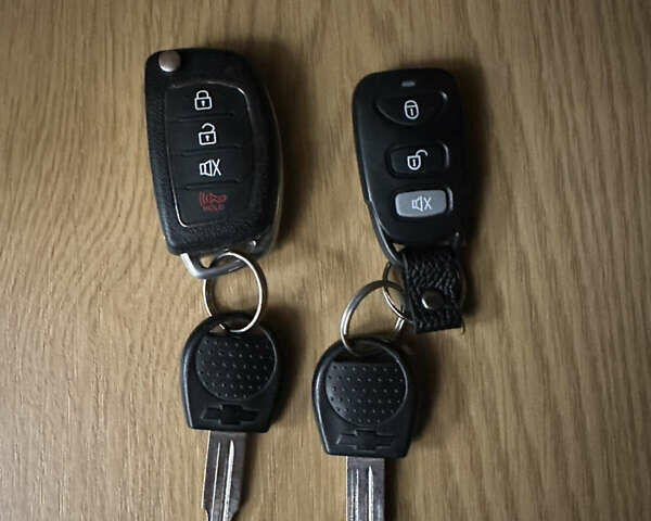Сірий Шевроле Авео, об'ємом двигуна 1.5 л та пробігом 63 тис. км за 5500 $, фото 42 на Automoto.ua