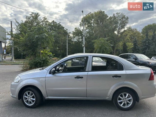Серый Шевроле Авео, объемом двигателя 1.5 л и пробегом 190 тыс. км за 2700 $, фото 3 на Automoto.ua