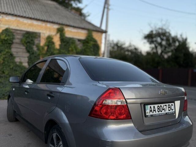 Серый Шевроле Авео, объемом двигателя 1.5 л и пробегом 194 тыс. км за 2800 $, фото 3 на Automoto.ua