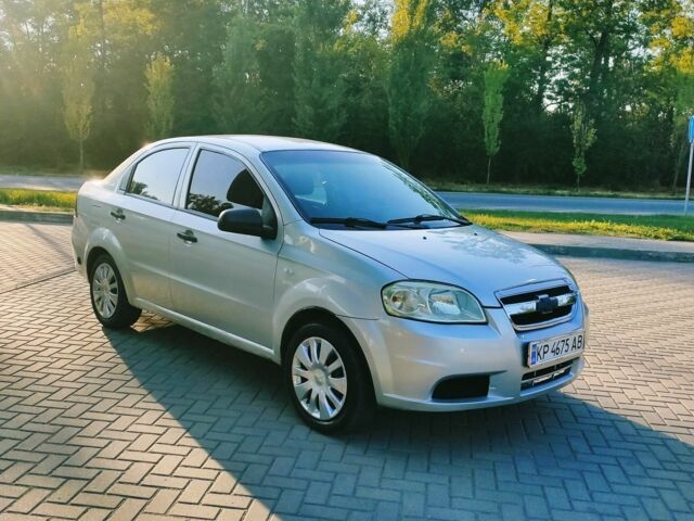 Сірий Шевроле Авео, об'ємом двигуна 1.5 л та пробігом 235 тис. км за 1850 $, фото 1 на Automoto.ua