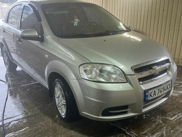 Серый Шевроле Авео, объемом двигателя 1.5 л и пробегом 250 тыс. км за 3100 $, фото 1 на Automoto.ua