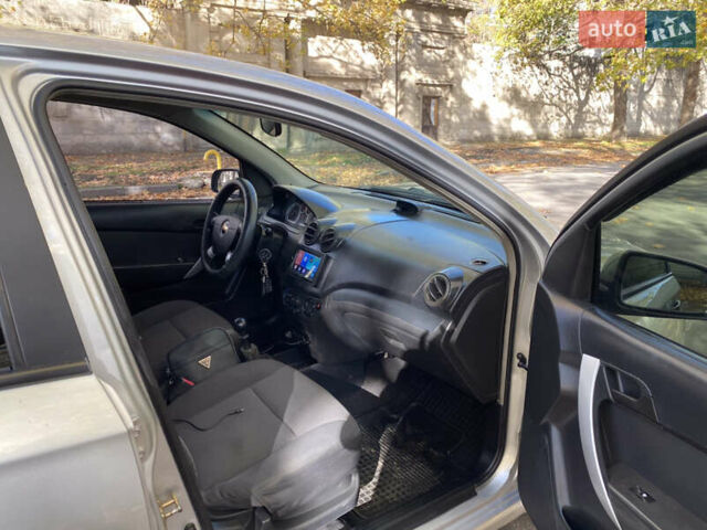 Шевроле Авео 2006 в Николаеве на Automoto.ua Серый Шевроле Авео, объемом двигателя 1.5 л и пробегом 283 тыс. км за 3550 $, фото 10 на Automoto.ua