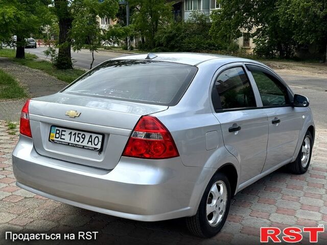 Серый Шевроле Авео, объемом двигателя 1.5 л и пробегом 300 тыс. км за 3699 $, фото 2 на Automoto.ua