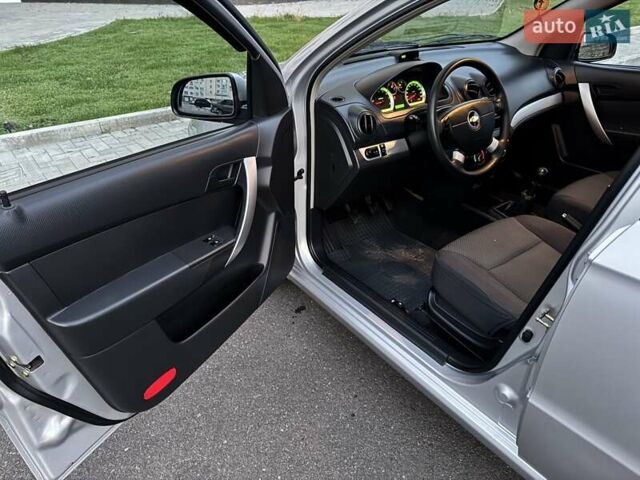 Серый Шевроле Авео, объемом двигателя 1.5 л и пробегом 58 тыс. км за 5800 $, фото 29 на Automoto.ua