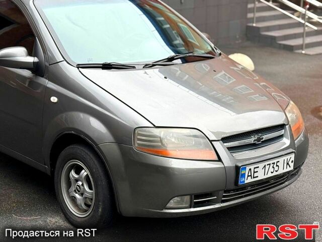 Серый Шевроле Авео, объемом двигателя 1.5 л и пробегом 260 тыс. км за 3100 $, фото 5 на Automoto.ua