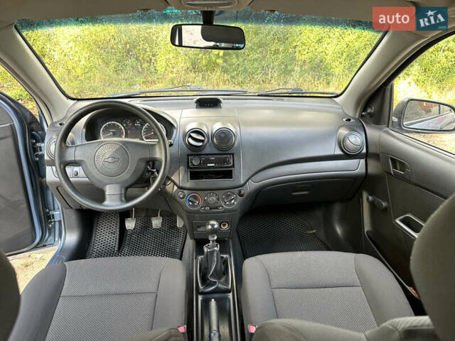 Сірий Шевроле Авео, об'ємом двигуна 1.5 л та пробігом 63 тис. км за 5500 $, фото 27 на Automoto.ua