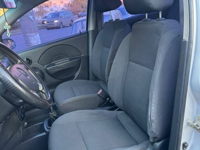 Серый Шевроле Авео, объемом двигателя 1.5 л и пробегом 230 тыс. км за 2299 $, фото 11 на Automoto.ua