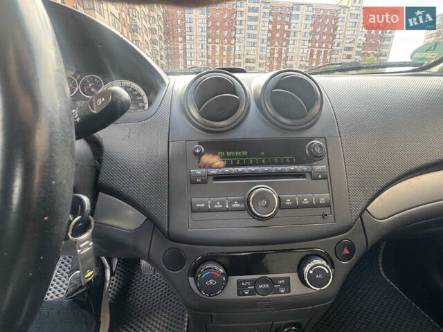 Серый Шевроле Авео, объемом двигателя 1.4 л и пробегом 187 тыс. км за 3600 $, фото 11 на Automoto.ua