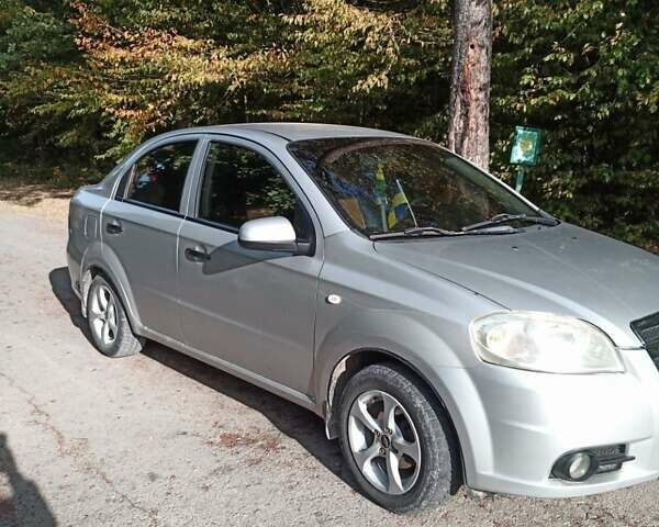 Серый Шевроле Авео, объемом двигателя 1.5 л и пробегом 220 тыс. км за 3200 $, фото 9 на Automoto.ua