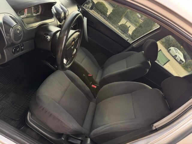 Сірий Шевроле Авео, об'ємом двигуна 1.5 л та пробігом 283 тис. км за 2900 $, фото 8 на Automoto.ua