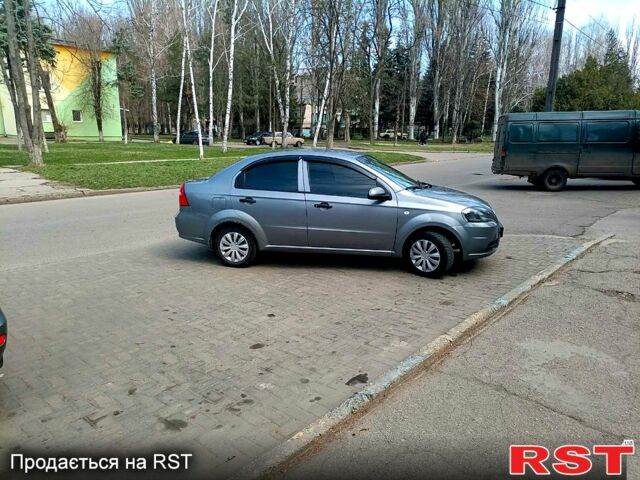 Серый Шевроле Авео, объемом двигателя 1.5 л и пробегом 177 тыс. км за 4000 $, фото 1 на Automoto.ua