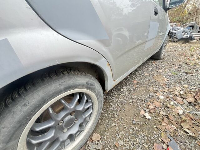 Серый Шевроле Авео, объемом двигателя 1.5 л и пробегом 400 тыс. км за 1800 $, фото 4 на Automoto.ua