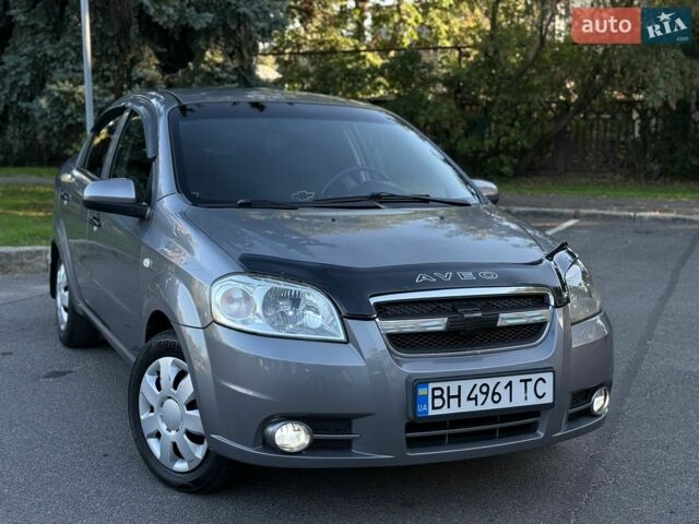 Сірий Шевроле Авео, об'ємом двигуна 1.5 л та пробігом 235 тис. км за 3999 $, фото 6 на Automoto.ua