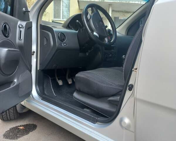 Сірий Шевроле Авео, об'ємом двигуна 1.5 л та пробігом 148 тис. км за 3700 $, фото 16 на Automoto.ua