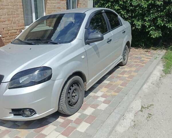 Серый Шевроле Авео, объемом двигателя 1.5 л и пробегом 190 тыс. км за 3299 $, фото 3 на Automoto.ua