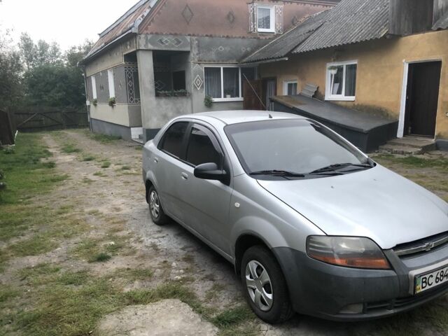 Серый Шевроле Авео, объемом двигателя 1.5 л и пробегом 250 тыс. км за 1600 $, фото 1 на Automoto.ua