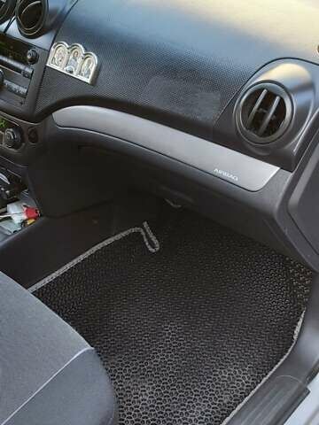 Серый Шевроле Авео, объемом двигателя 1.4 л и пробегом 171 тыс. км за 3700 $, фото 7 на Automoto.ua