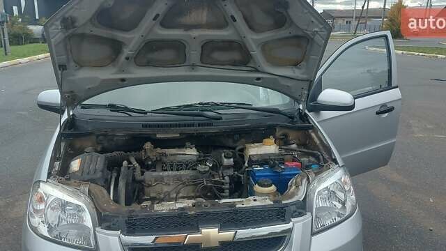 Сірий Шевроле Авео, об'ємом двигуна 1.5 л та пробігом 95 тис. км за 4900 $, фото 1 на Automoto.ua