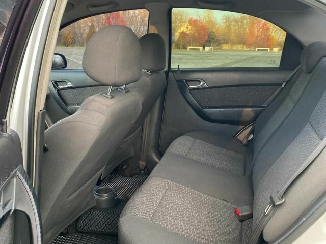 Сірий Шевроле Авео, об'ємом двигуна 1.5 л та пробігом 182 тис. км за 4499 $, фото 13 на Automoto.ua