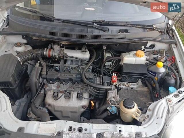 Сірий Шевроле Авео, об'ємом двигуна 1.5 л та пробігом 321 тис. км за 3200 $, фото 6 на Automoto.ua