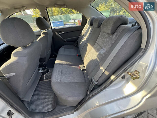 Серый Шевроле Авео, объемом двигателя 1.4 л и пробегом 187 тыс. км за 3600 $, фото 7 на Automoto.ua