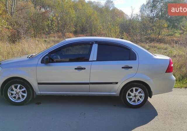 Серый Шевроле Авео, объемом двигателя 1.5 л и пробегом 213 тыс. км за 4200 $, фото 5 на Automoto.ua