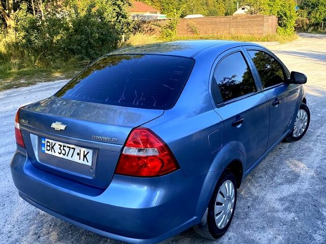 Серый Шевроле Авео, объемом двигателя 1.5 л и пробегом 265 тыс. км за 3000 $, фото 2 на Automoto.ua