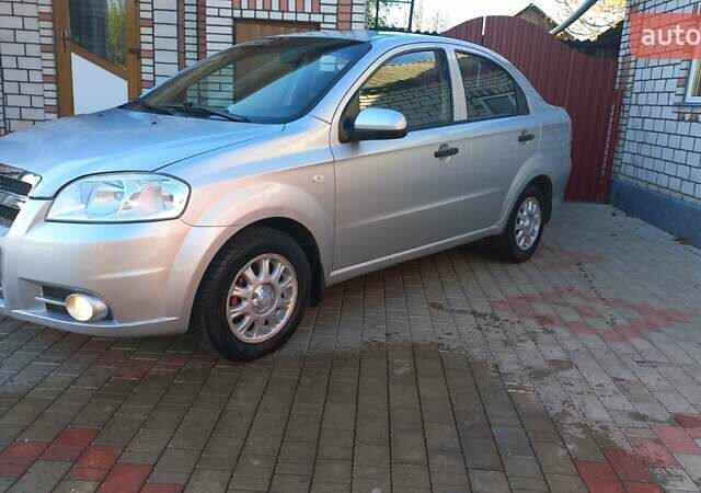 Серый Шевроле Авео, объемом двигателя 1.5 л и пробегом 249 тыс. км за 4000 $, фото 9 на Automoto.ua