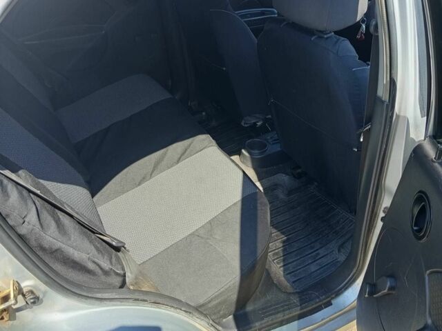 Серый Шевроле Авео, объемом двигателя 1.5 л и пробегом 350 тыс. км за 2350 $, фото 5 на Automoto.ua