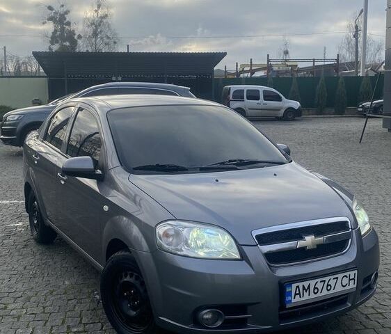 Сірий Шевроле Авео, об'ємом двигуна 1.4 л та пробігом 195 тис. км за 4500 $, фото 5 на Automoto.ua