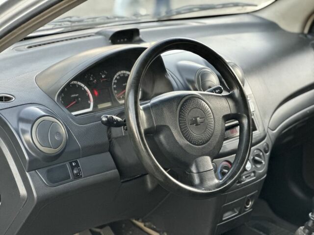 Серый Шевроле Авео, объемом двигателя 1.5 л и пробегом 230 тыс. км за 2850 $, фото 6 на Automoto.ua