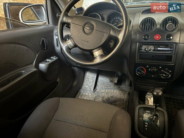 Серый Шевроле Авео, объемом двигателя 1.5 л и пробегом 175 тыс. км за 2950 $, фото 3 на Automoto.ua