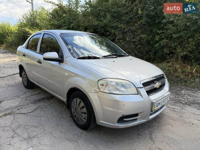 Серый Шевроле Авео, объемом двигателя 1.5 л и пробегом 289 тыс. км за 3450 $, фото 1 на Automoto.ua
