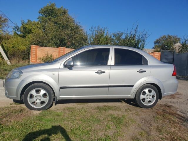 Сірий Шевроле Авео, об'ємом двигуна 1.5 л та пробігом 180 тис. км за 4500 $, фото 2 на Automoto.ua