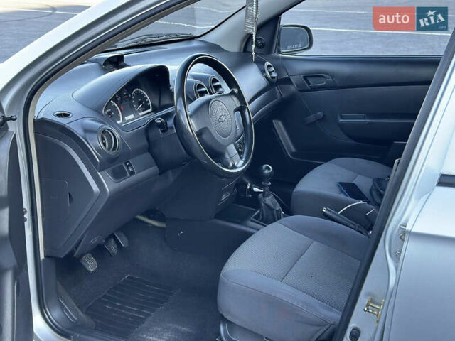 Серый Шевроле Авео, объемом двигателя 1.5 л и пробегом 190 тыс. км за 3000 $, фото 9 на Automoto.ua
