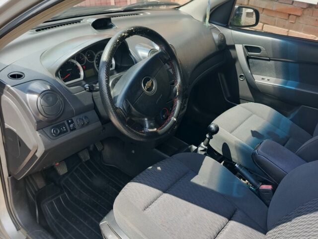 Серый Шевроле Авео, объемом двигателя 1.5 л и пробегом 189 тыс. км за 3200 $, фото 1 на Automoto.ua