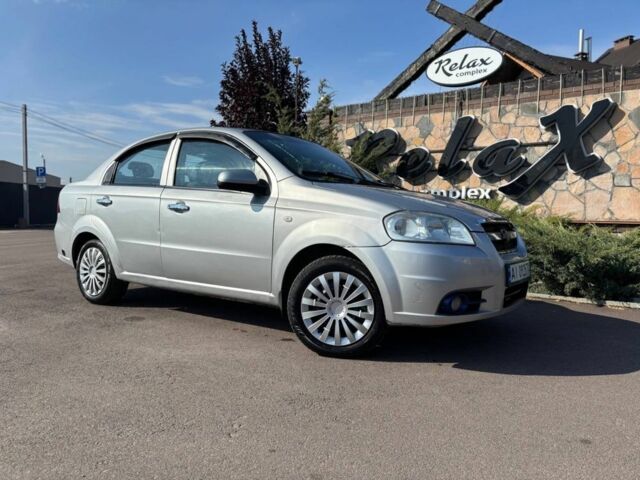Серый Шевроле Авео, объемом двигателя 1.5 л и пробегом 232 тыс. км за 2350 $, фото 2 на Automoto.ua