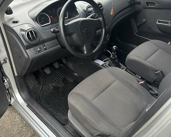 Сірий Шевроле Авео, об'ємом двигуна 1.5 л та пробігом 260 тис. км за 2850 $, фото 6 на Automoto.ua