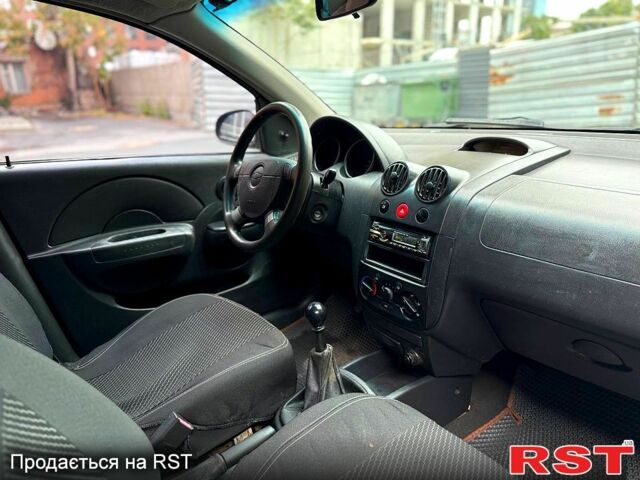 Серый Шевроле Авео, объемом двигателя 1.5 л и пробегом 260 тыс. км за 3100 $, фото 4 на Automoto.ua