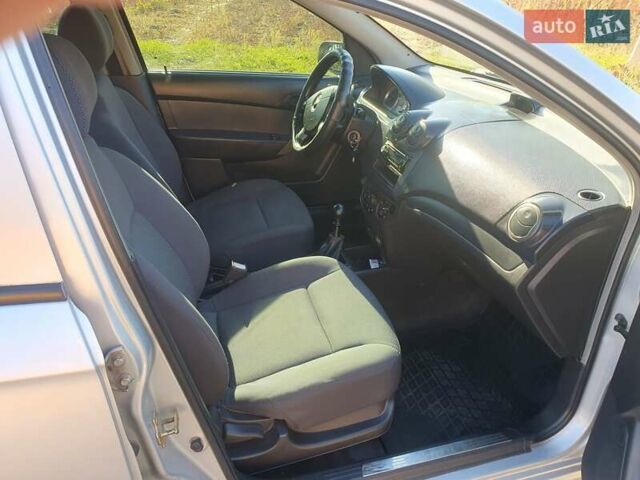 Сірий Шевроле Авео, об'ємом двигуна 1.5 л та пробігом 180 тис. км за 4500 $, фото 8 на Automoto.ua