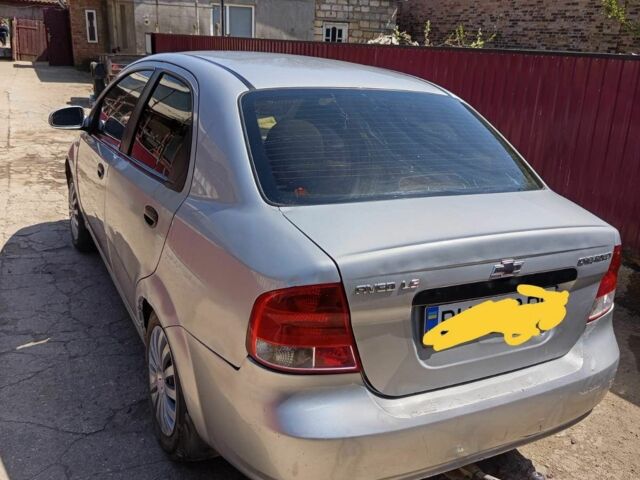 Серый Шевроле Авео, объемом двигателя 1.5 л и пробегом 350 тыс. км за 2350 $, фото 3 на Automoto.ua