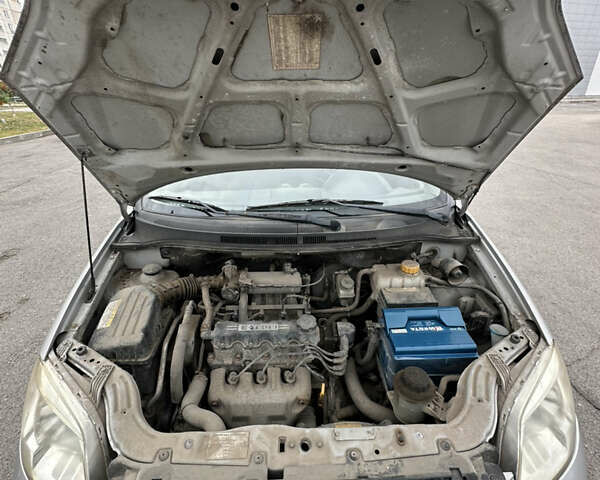 Сірий Шевроле Авео, об'ємом двигуна 1.5 л та пробігом 83 тис. км за 4000 $, фото 20 на Automoto.ua