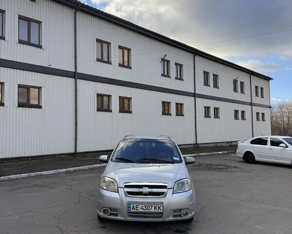 Серый Шевроле Авео, объемом двигателя 1.5 л и пробегом 320 тыс. км за 3300 $, фото 1 на Automoto.ua