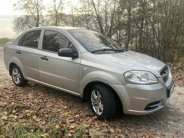 Серый Шевроле Авео, объемом двигателя 1.5 л и пробегом 313 тыс. км за 2450 $, фото 5 на Automoto.ua