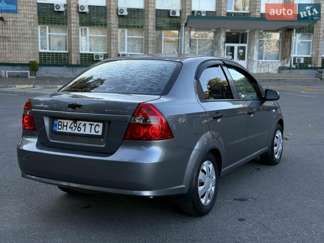 Сірий Шевроле Авео, об'ємом двигуна 1.5 л та пробігом 235 тис. км за 3999 $, фото 7 на Automoto.ua