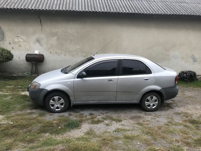 Серый Шевроле Авео, объемом двигателя 1.5 л и пробегом 250 тыс. км за 1600 $, фото 2 на Automoto.ua