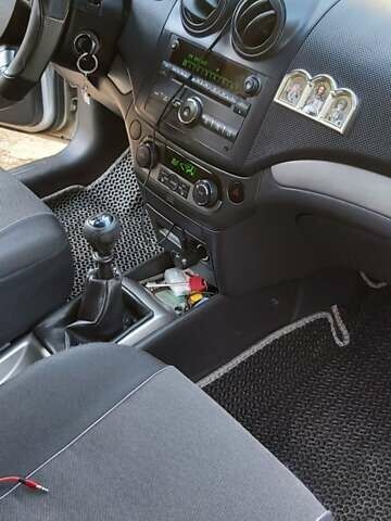 Серый Шевроле Авео, объемом двигателя 1.4 л и пробегом 171 тыс. км за 3700 $, фото 6 на Automoto.ua