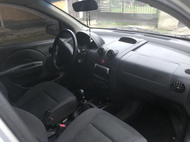 Серый Шевроле Авео, объемом двигателя 1.5 л и пробегом 250 тыс. км за 1600 $, фото 4 на Automoto.ua